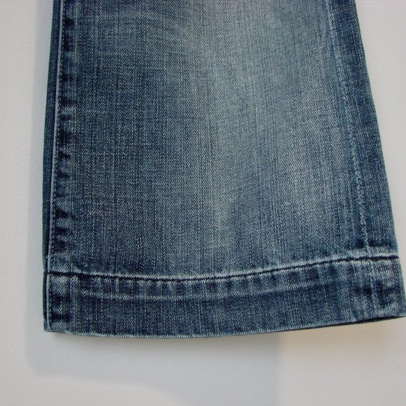 7 For All Mankind Dojo Cropped Capri Flare Leg Distressed Jeans Size 27 - Picture 8 of 15